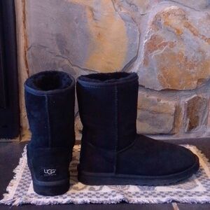 New UGGs Black Classic Short II Suede Boots 🖤 Sherling Sheep Skin Interior